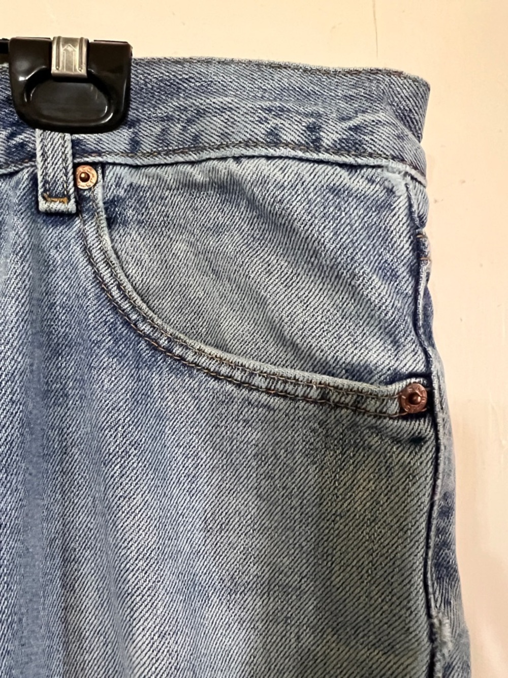 Levi's 512 Slim Fit Jeans in Light Blue Wash - Picture 3 of 14